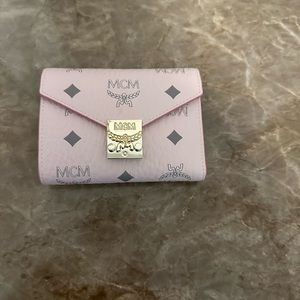 MCM Small Trifold Walket